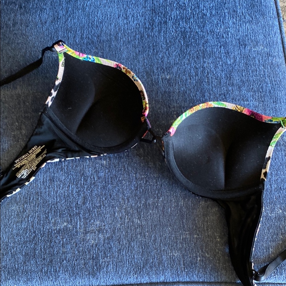 Leopard Print Bikini Top with Floral Accents - Picture 3 of 4